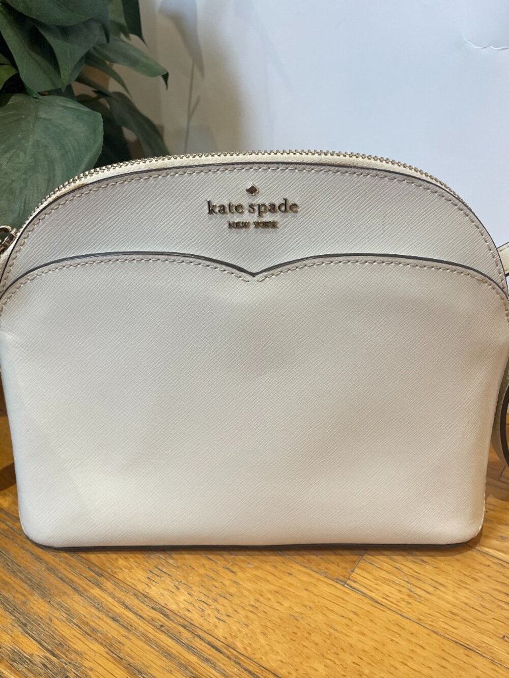 Kate Spade Payton Dome Crossbody in Saffiano leather Beige